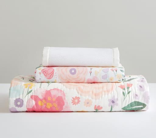 Купить Комплект постельного белья Flora Baby Bedding Set of 3 - Quilt, Crib Fitted Sheet , Mesh Liner в интернет-магазине roooms.ru