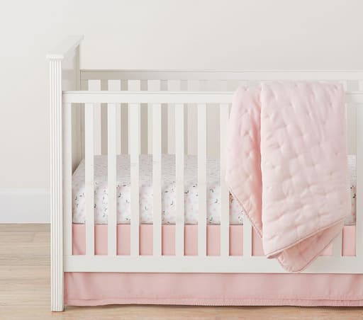 Купить Комплект постельного белья Baby Bedding Quilt Set: Blush Amelia Quilt Blush Allover Meredith Fitted Crib Sheet Blush Amelia Cribskirt в интернет-магазине roooms.ru