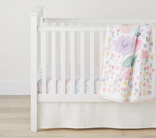 Купить Комплект постельного белья Flora Baby Bedding Set of 3 - Quilt, Crib Fitted Sheet , Crib Skirt в интернет-магазине roooms.ru