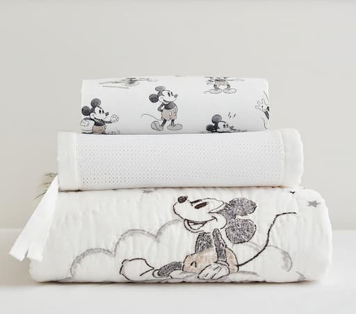 Купить Комплект постельного белья Disney Mickey Mouse Baby Bedding Set of 3 - Quilt, Crib Sheet , Mesh Liner в интернет-магазине roooms.ru
