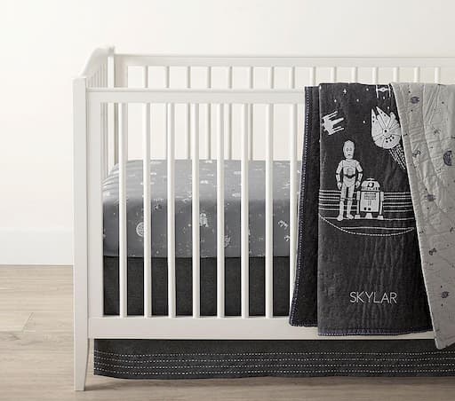 Купить Комплект постельного белья Star Wars™ Quilt Set With Allover Sky Crib Fitted Sheet в интернет-магазине roooms.ru