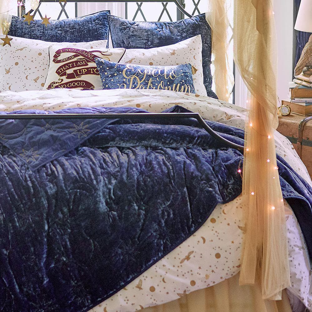 Купить Стеганое покрывало  HARRY POTTER™ Magical Velvet Quilt в интернет-магазине roooms.ru