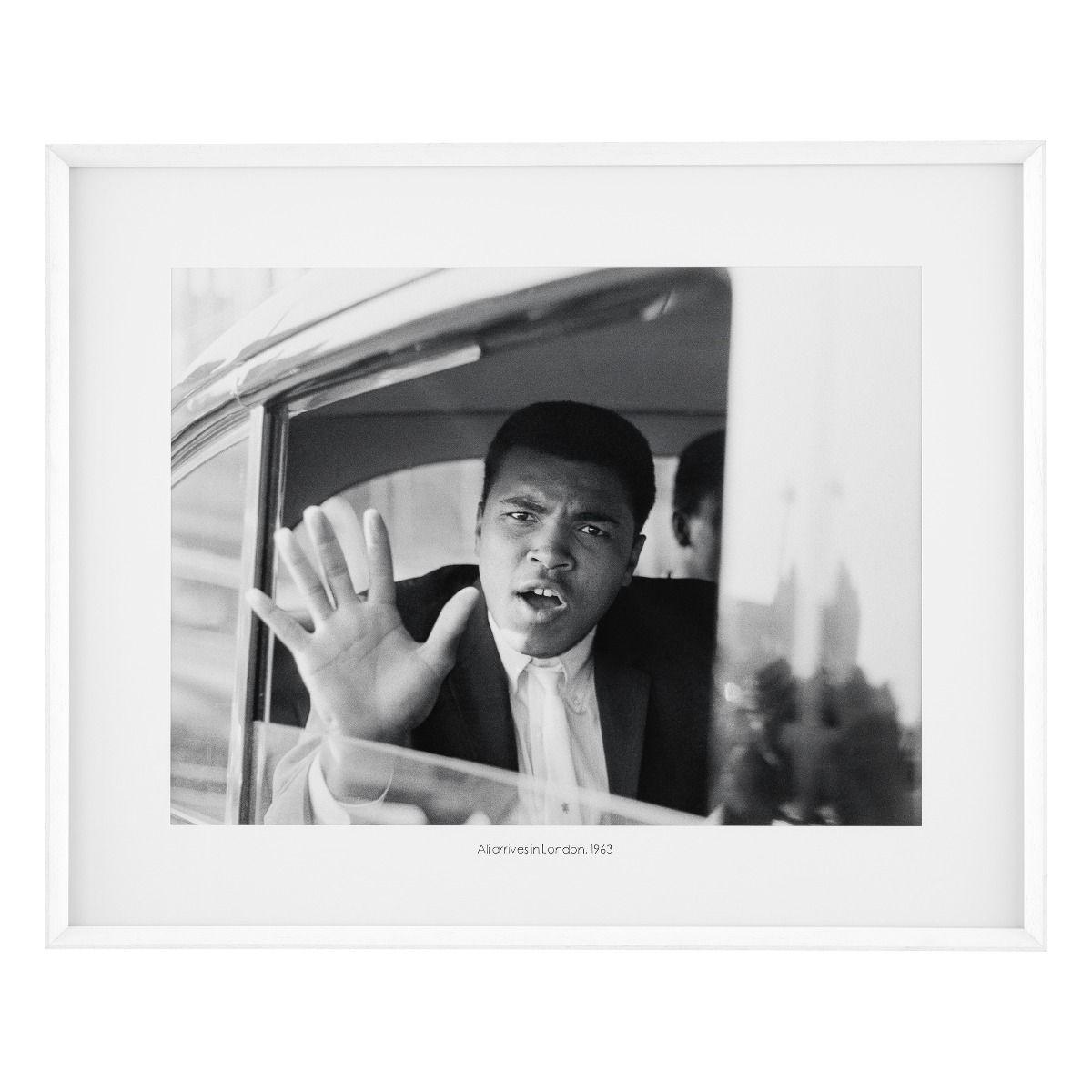 Купить Постер Print Ali arrives in London в интернет-магазине roooms.ru