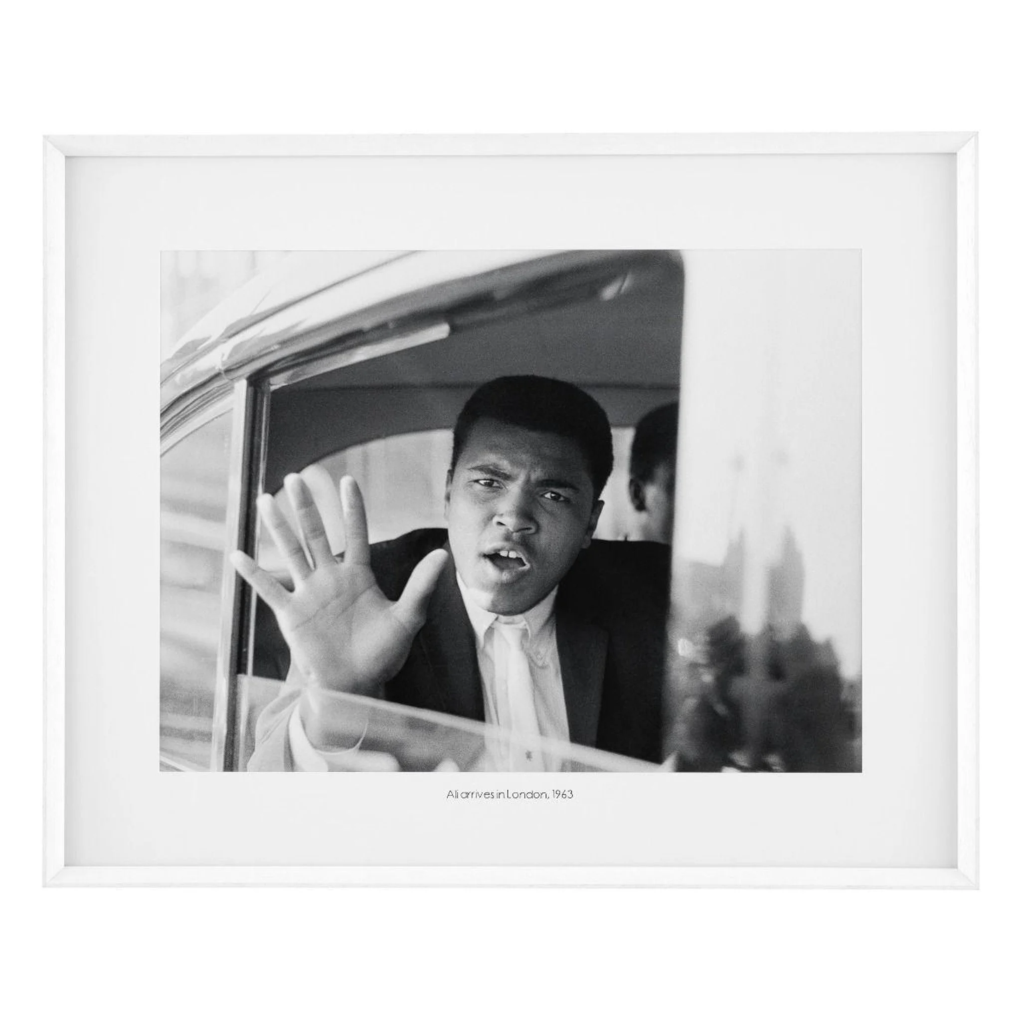 Купить Постер Print Ali arrives in London в интернет-магазине roooms.ru
