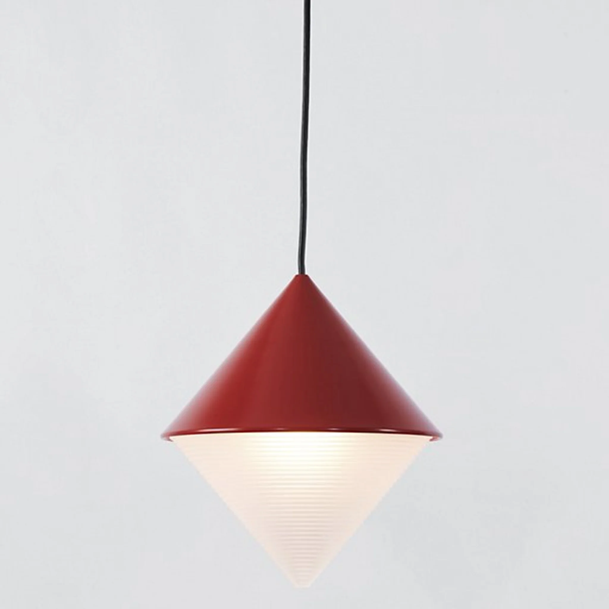 Купить Подвесной светильник Half and Half Cone Pendant в интернет-магазине roooms.ru