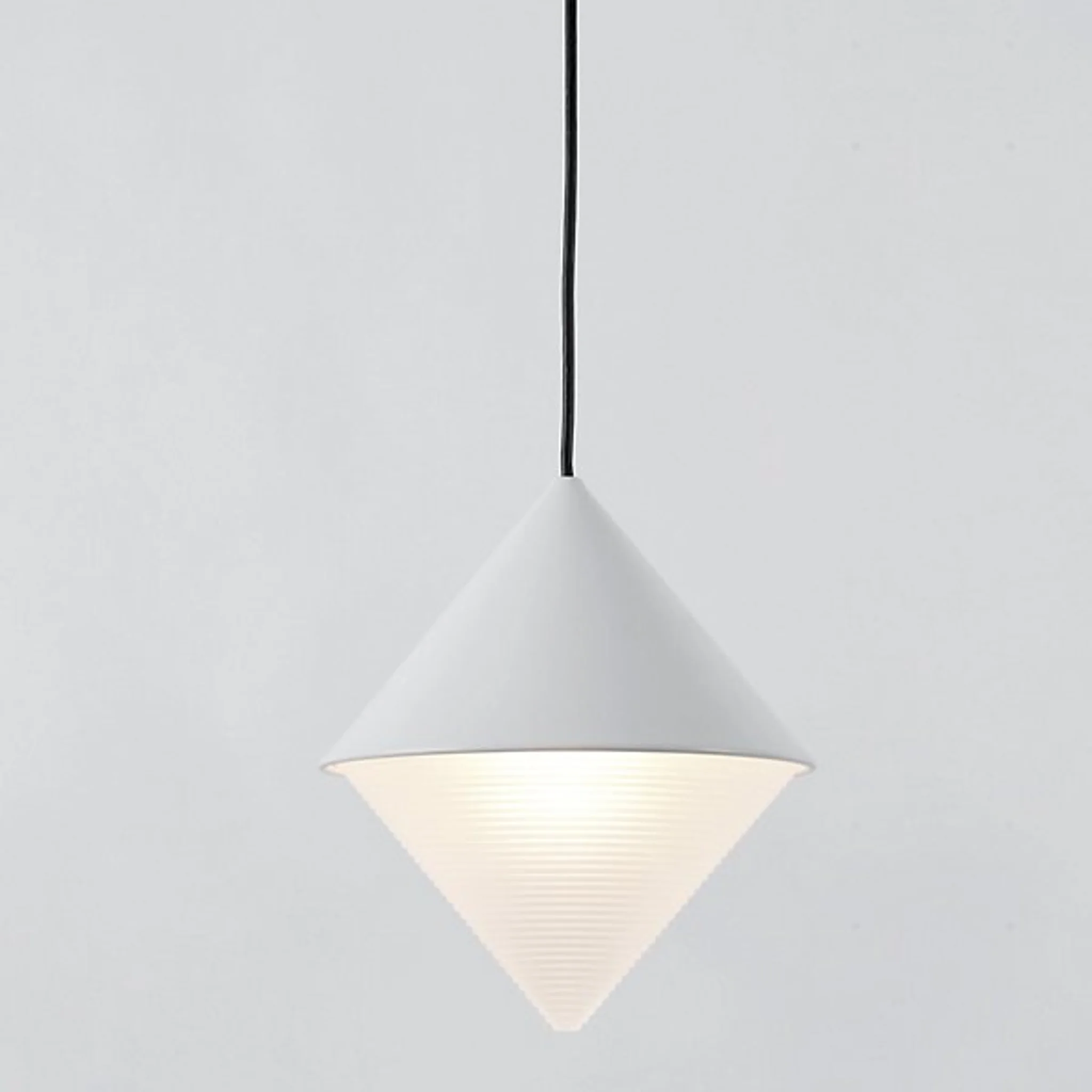 Купить Подвесной светильник Half and Half Cone Pendant в интернет-магазине roooms.ru