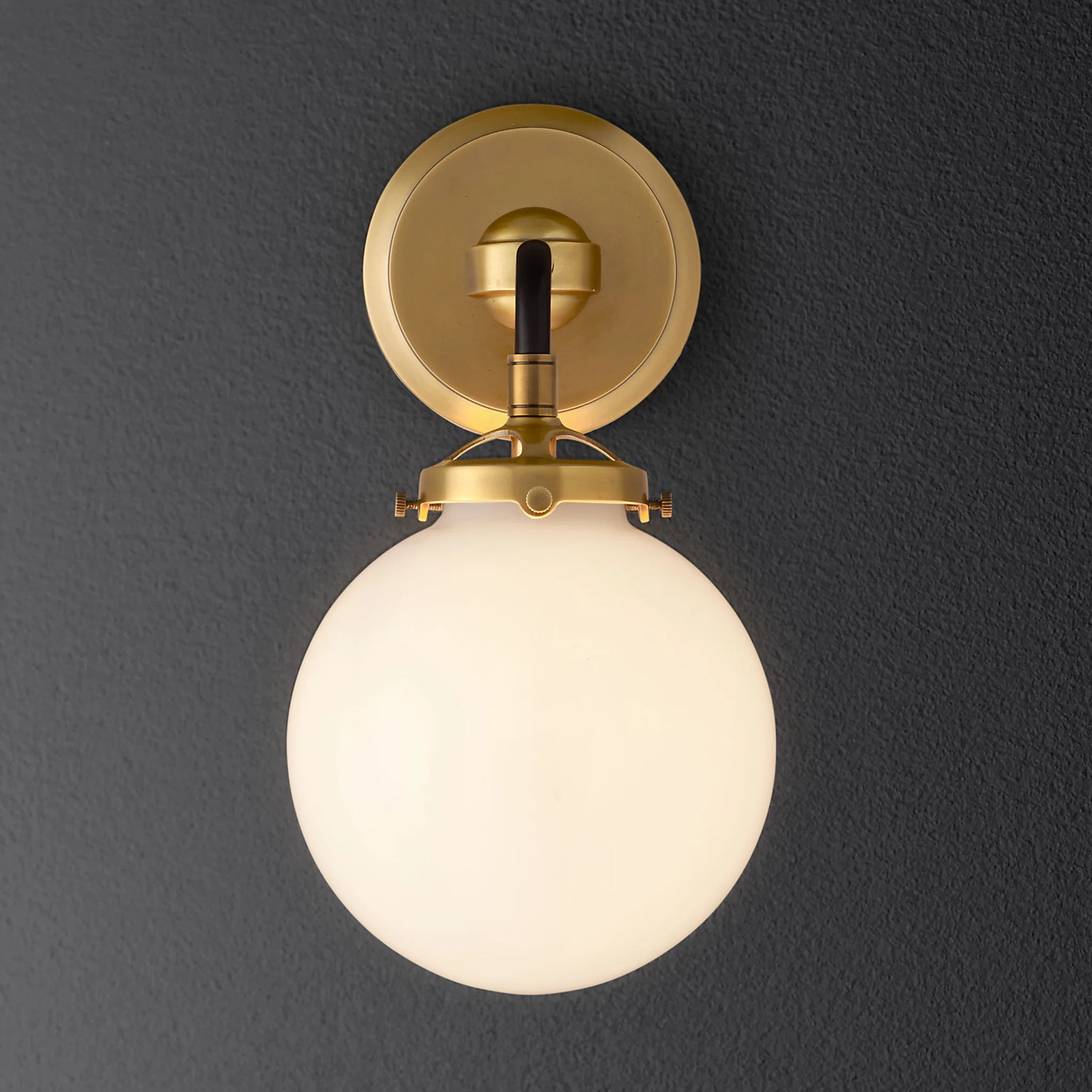 Купить Бра Bistro Globe Milk Glass Sconce в интернет-магазине roooms.ru