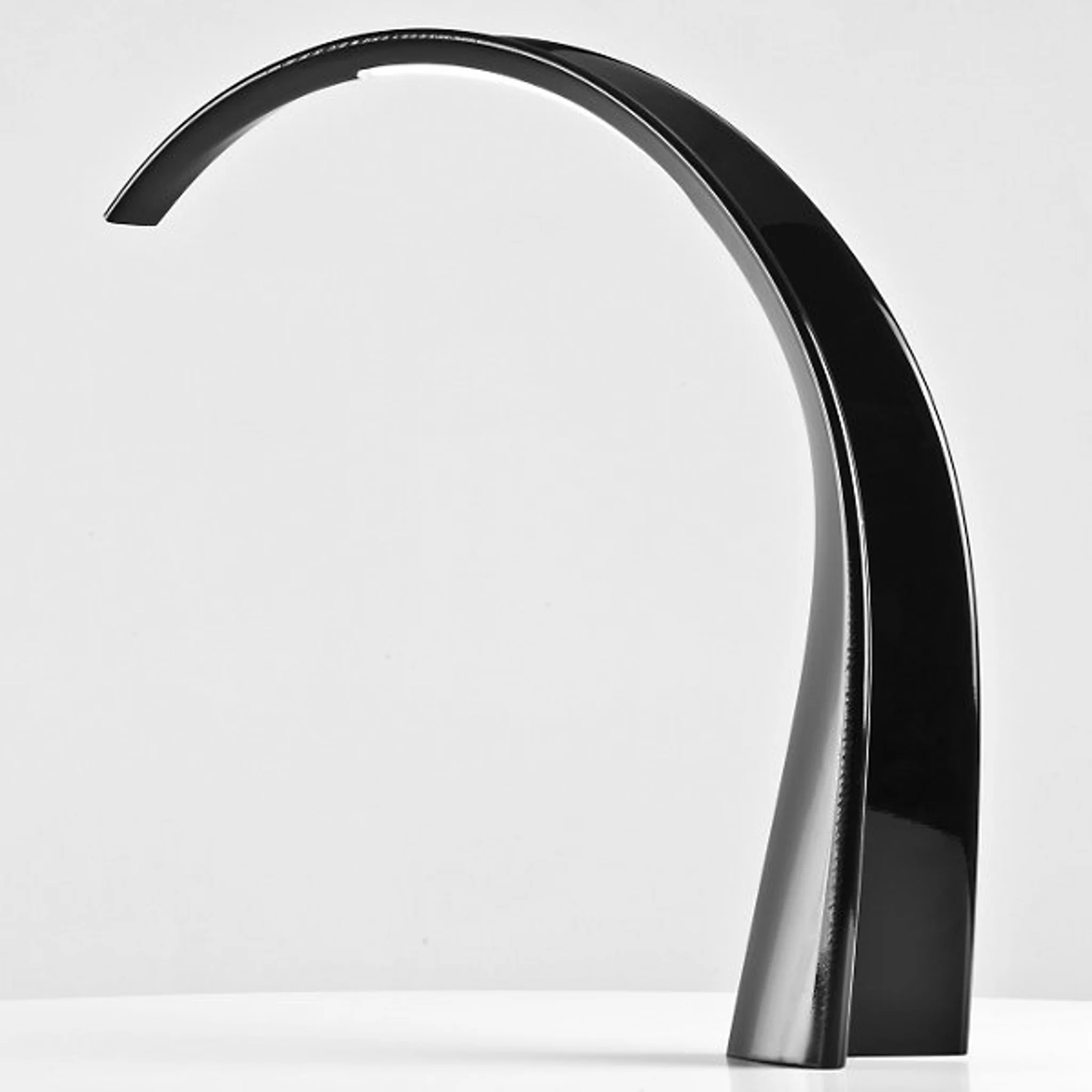 Купить Настольная лампа/Рабочая лампа Taj LED Table Lamp в интернет-магазине roooms.ru