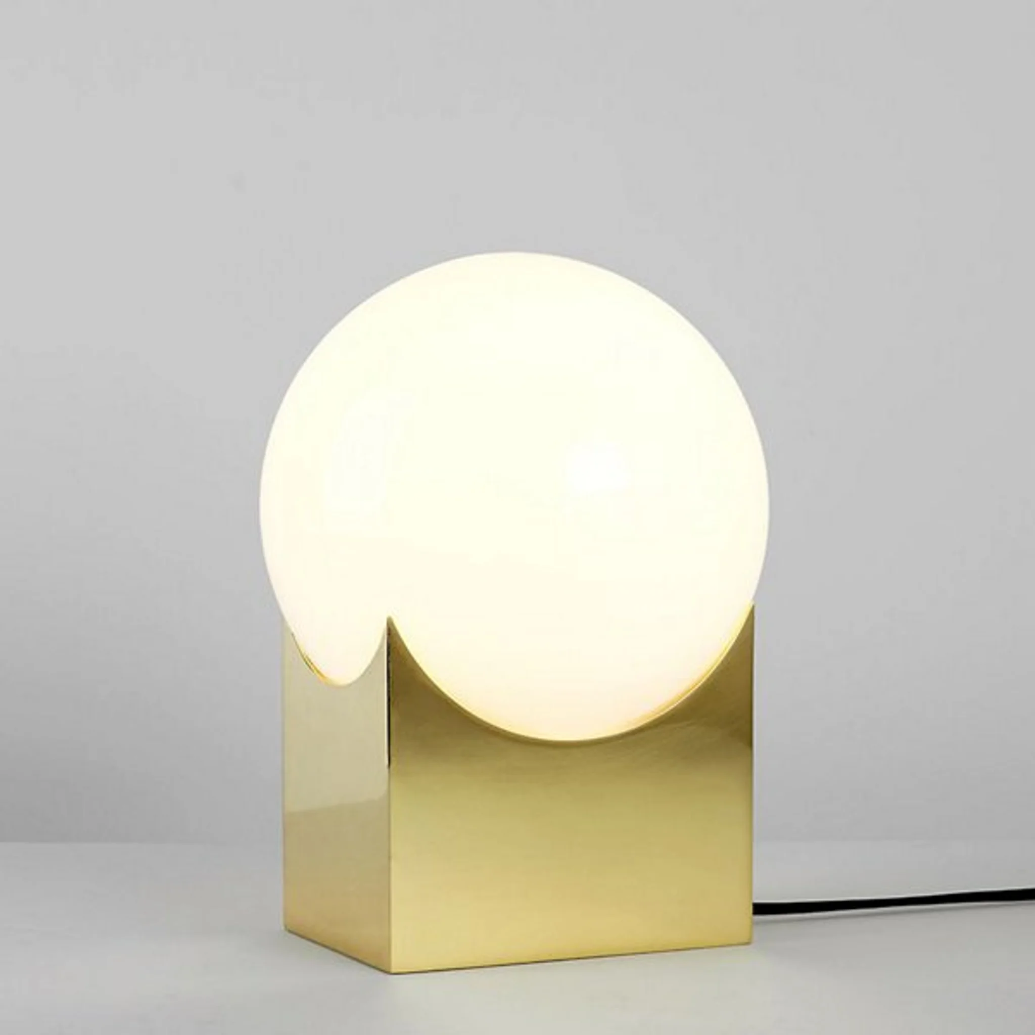 Купить Настольная лампа Atlas 01 LED Table Lamp в интернет-магазине roooms.ru